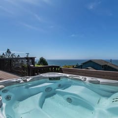 Seawood Vista - Ocean & Redwood Views w/ Hot Tub!