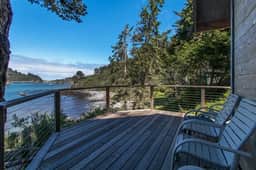 Raven House - Hot Tub, Romantic Ocean Views! - Image 4
