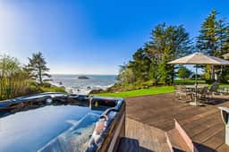Emerald Phoenix Estate~18 Acres of Ocean Front Luxury w/ Hot Tub & Sauna! - Image 2