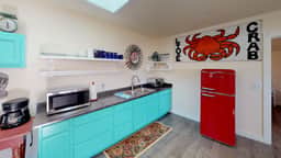 Crabber's Cottage - Walk to Beach, In Town, Comfortable - Image 2
