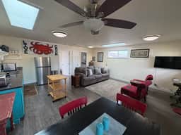 Crabber's Cottage - Walk to Beach, In Town, Comfortable - Image 4