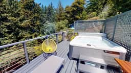 Baker Beach House - NEW LOWER RATE & GREAT VALUE w/ Hot Tub and ocean views! - Image 4