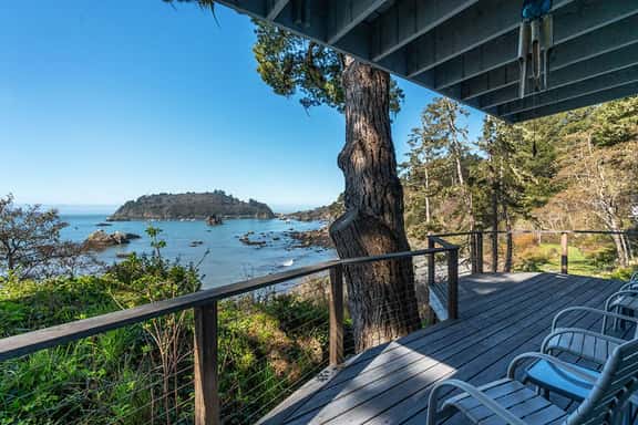Raven House - Hot Tub, Romantic Ocean Views! - Image 1
