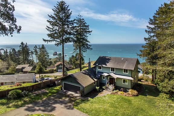 Seawood Vista - Ocean & Redwood Views w/ Hot Tub! - Image 3