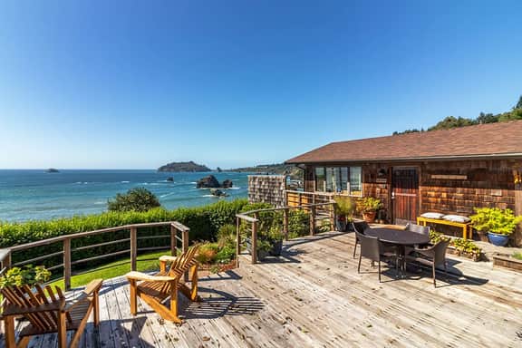 Luffenholtz Surfside Cabin ~ Romantic & Hot Tub - Image 4