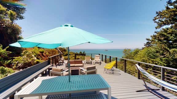 Baker Beach House - NEW LOWER RATE & GREAT VALUE w/ Hot Tub and ocean views! - Image 5